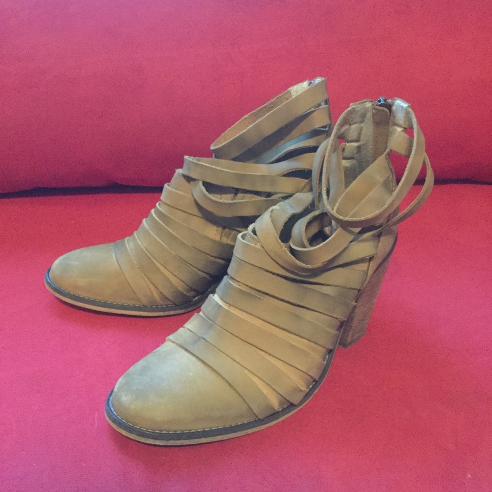 FREE PEOPLE HYBRID BOOTIES SIZE 9